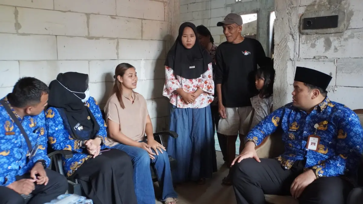 SAMBANG: Pemkab Jepara membantu kepulangan Abdul Kholeq, warga yang selamat dari musibah KMP Virgo Transport 8. Dua warga Jepara lainnya masih dicari.