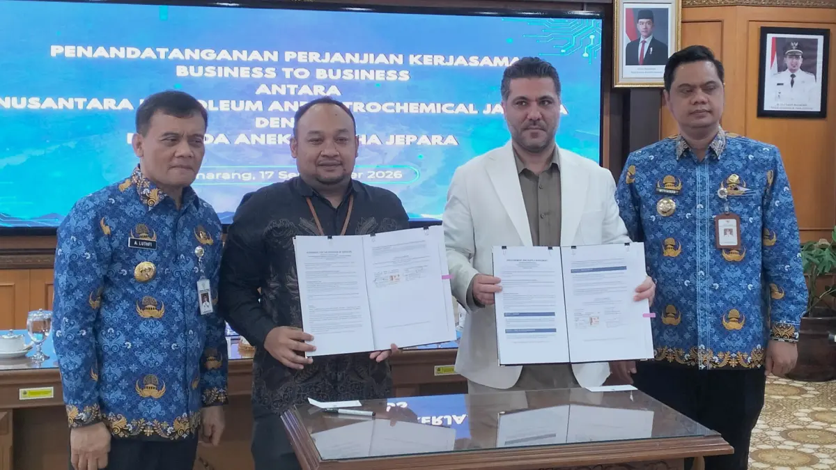 SEPAKAT: Investor asal Dubai, Uni Emirat Arab (UEA), menandatangani kerja sama dengan Perumda Aneka Usaha Jepara, Kamis (17/9/2026).
