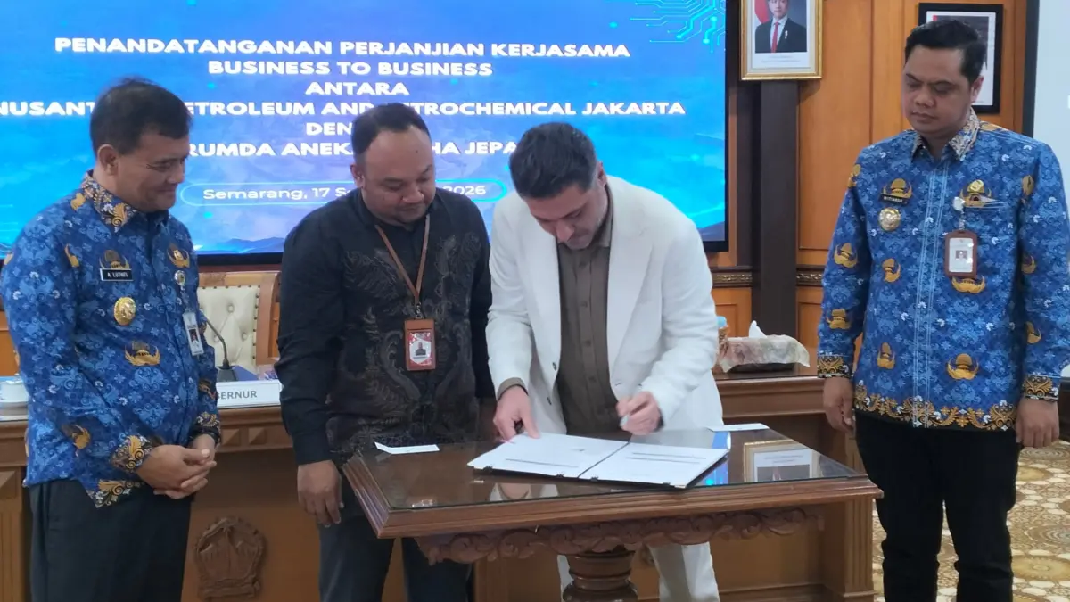 TEKEN: Investor Dubai resmi bekerja sama dengan Perumda Aneka Usaha Jepara untuk investasi mini refinery Rp5 triliun. Kapasitas awal 10 ribu barel per hari.