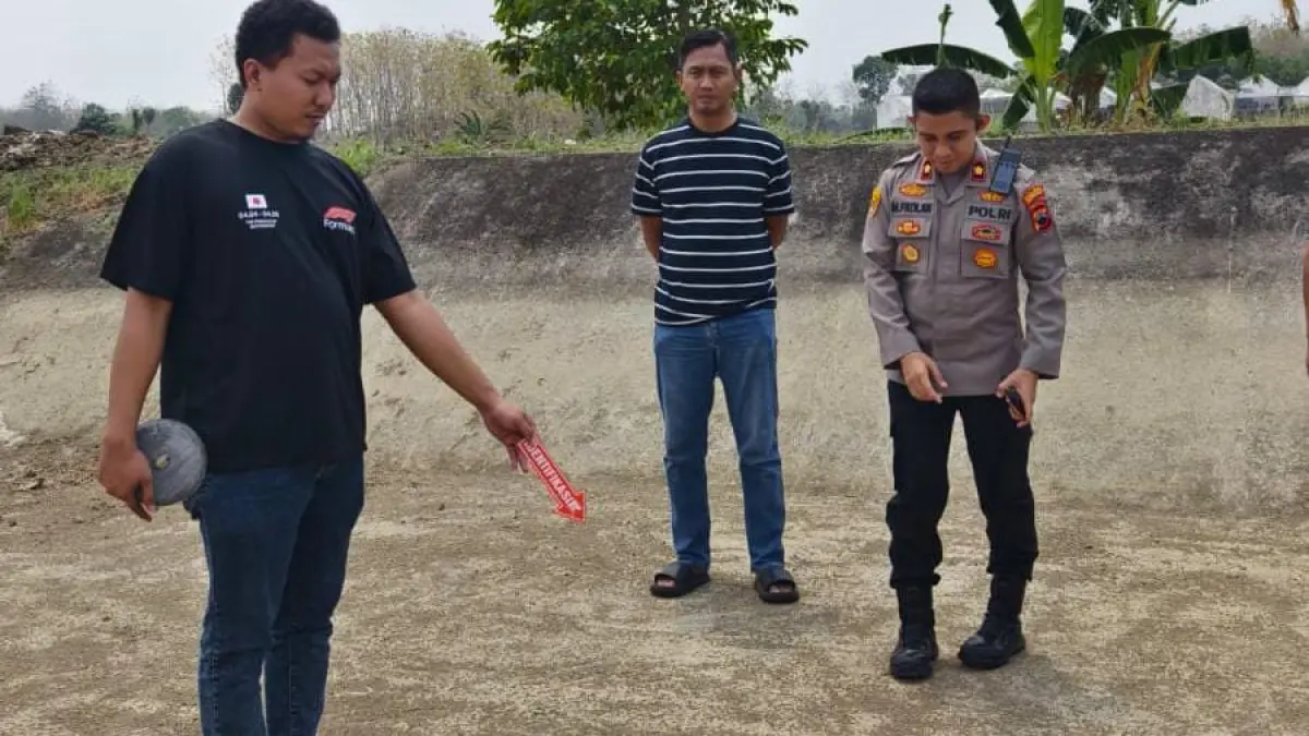 TKP: Polres Grobogan saat melakukan olah TKP di saluran irigasi Kecamatan Wirosari Kabupaten Grobogan.