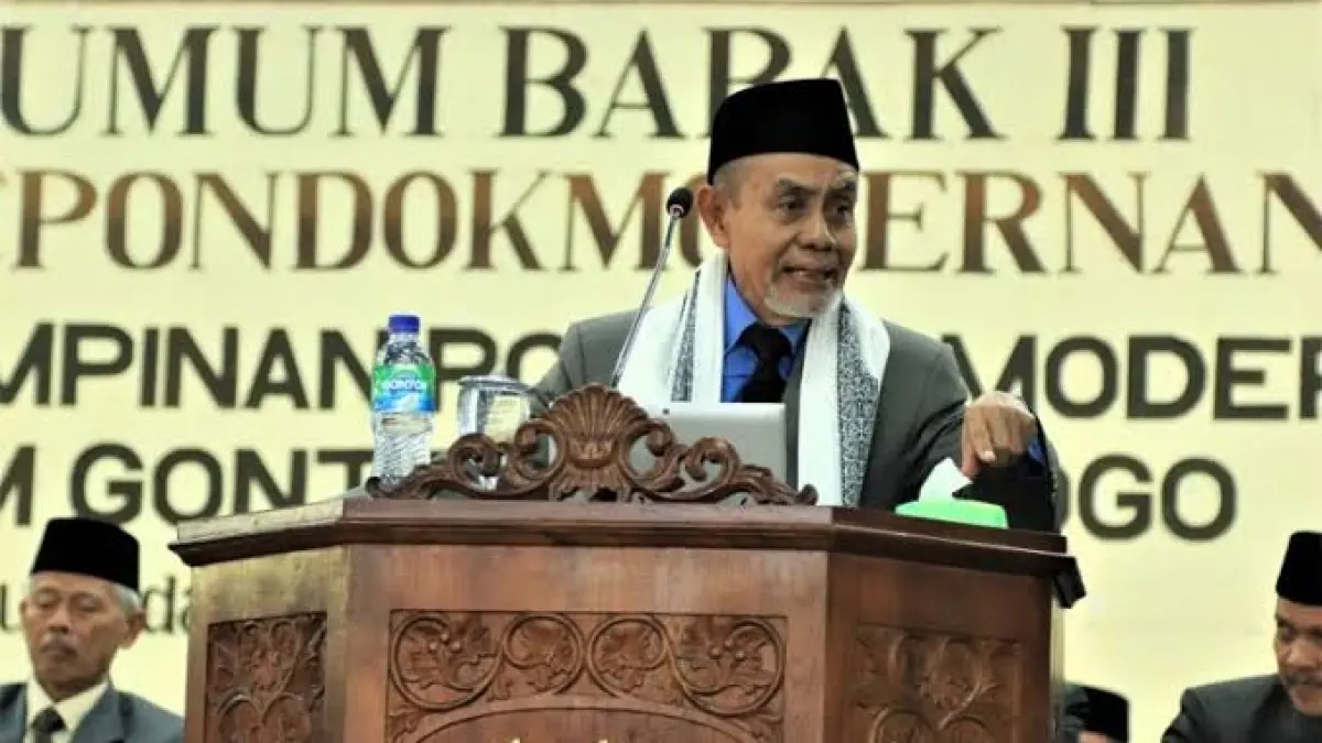 K.H. Hasan Abdullah Sahal (sumber Ponpes Modern Gontor)