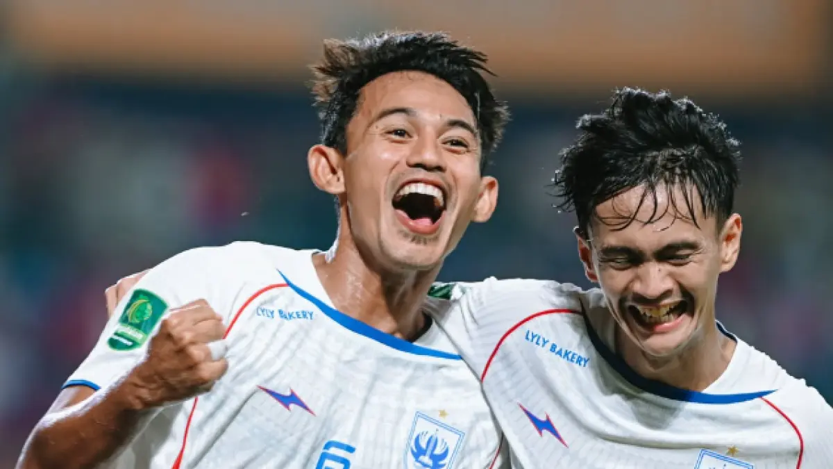 𝐇𝐚𝐫𝐢 𝐍𝐮𝐫 𝐘𝐮𝐥𝐢𝐚𝐧𝐭𝐨 pemain PSIS Semarang berselebrasi setelah mencetak gol. (IG PSIS Semarang)