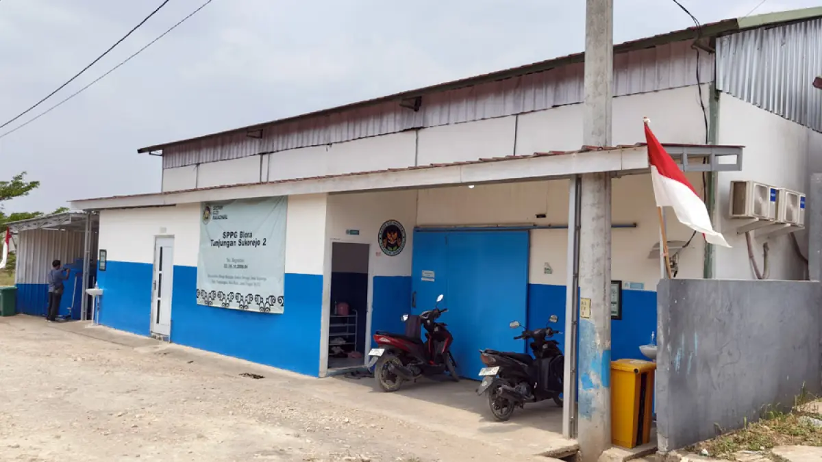 DITUTUP BGN: Dapur SPPG Sukorejo 2 diberikan hukuman penutupan secara permanen oleh Badan Gizi Nasional. (ARIF FAKHRIAN KHALIM/RADAR KUDUS)
