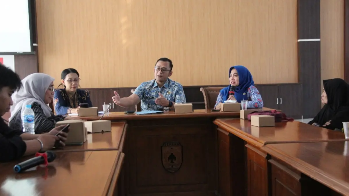 LINTAS SEKTOR: Proses perumusan kerja strategis FKKG Jepara di Aula DP3AP2KB, pada Kamis (24/9). (FIKRI THOHARUDIN/RADAR KUDUS)