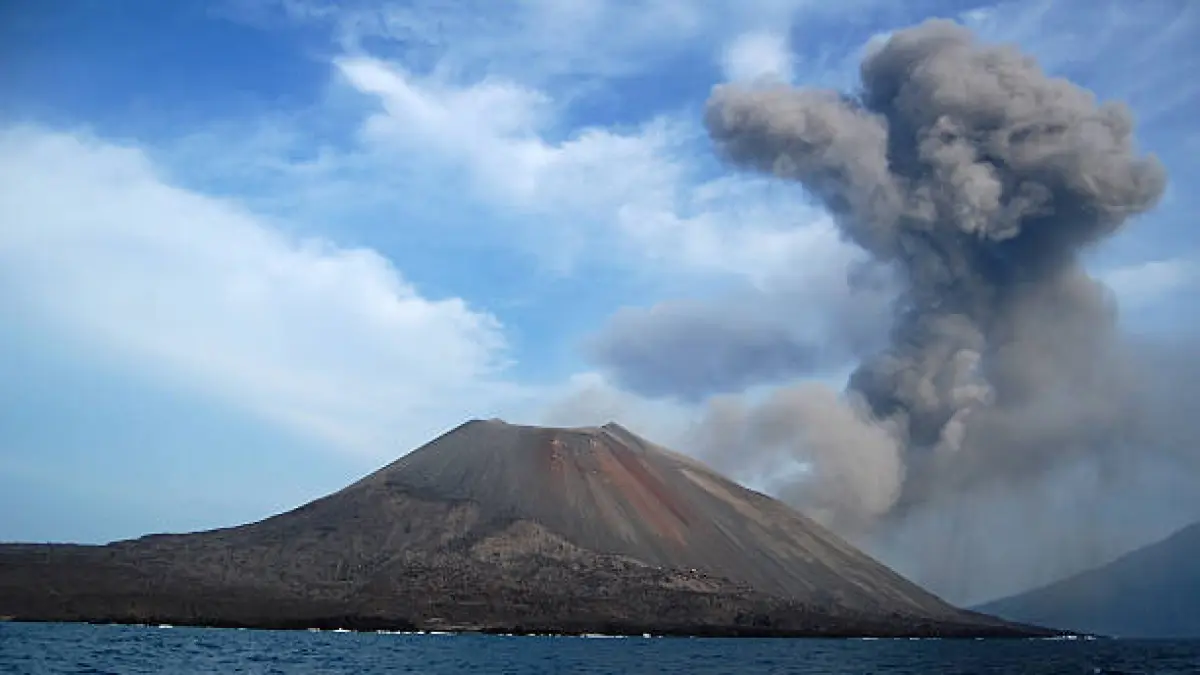 Pasca-Erupsi Beruntun, Daratan Baru Seluas 30 Hektare Terbentuk di Dekat Gunung Anak Krakatau