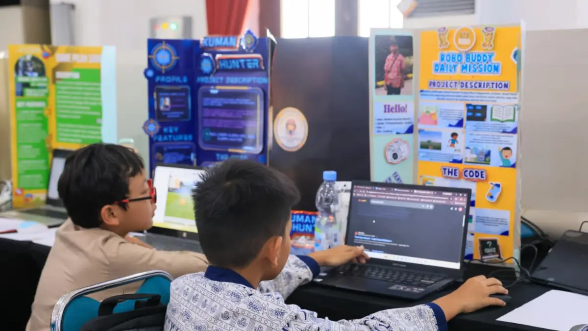 Anak muda Jateng memamerkan inovasi AI di YCDC 2026.
