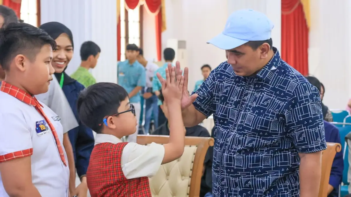 Taj Yassin mengapresiasi anak muda yang berinovasi aplikasi AI di YCWC 2026.