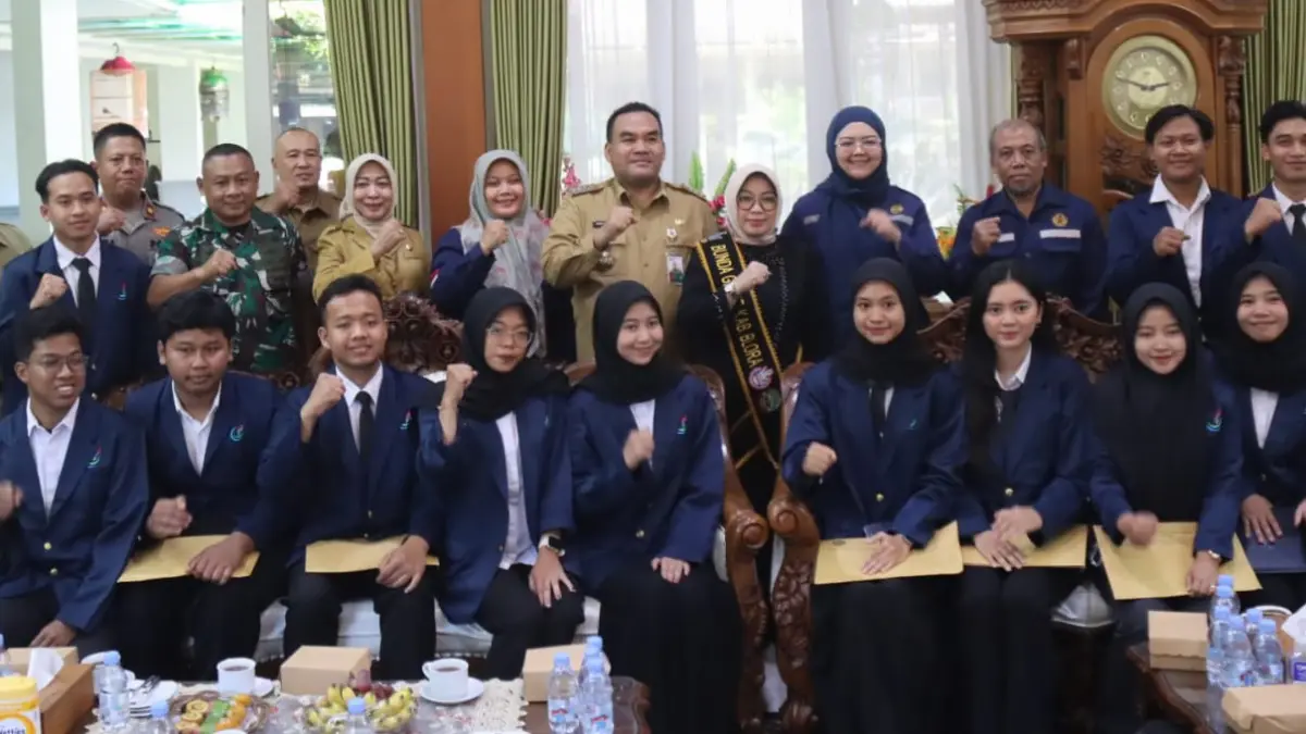 ANTUSIAS: Para mahasiswa yang telah menerima manfaat dari program beasiswa kuliah dari Pemkab Blora di Politeknik Energi dan Mineral (PEM Akamigas). (Prokompim Pemkab Blora)