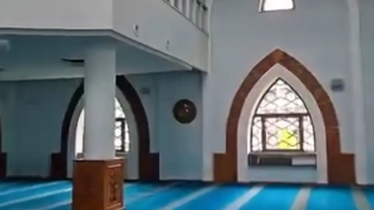 Masjid Istiklal di kawasan Otoka, Sarajevo, Bosnia dan Herzegovina.