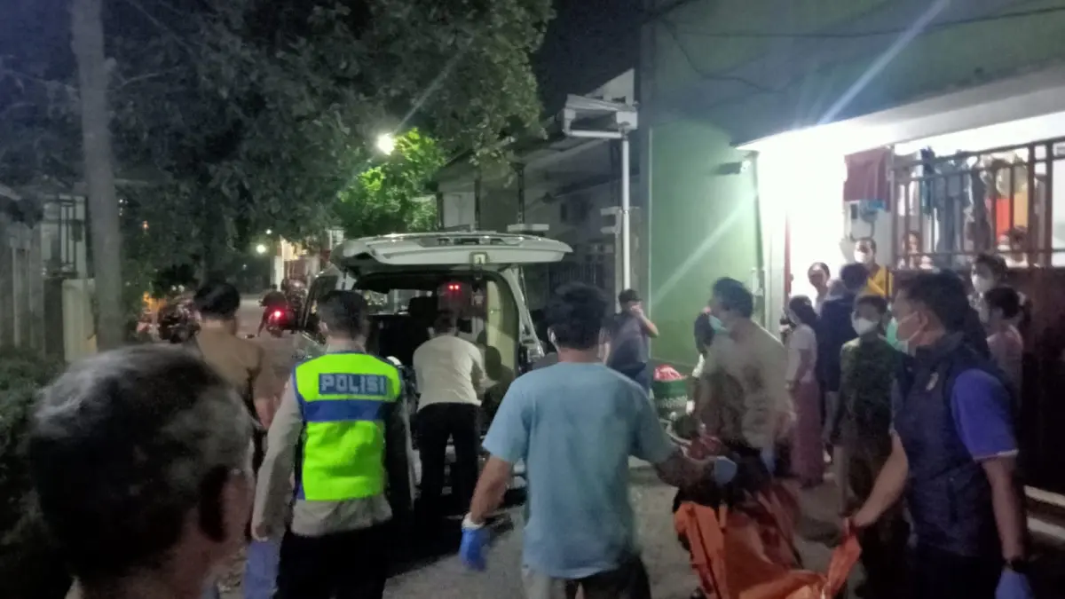 CURIGA: ES (67) Warga Desa Sengonbugel Kecamatan Mayong ditemukan meninggal dunia seorang diri di dalam rumah, Rabu (30/9).(POLRES JEPARA UNTUK RADAR KUDUS)