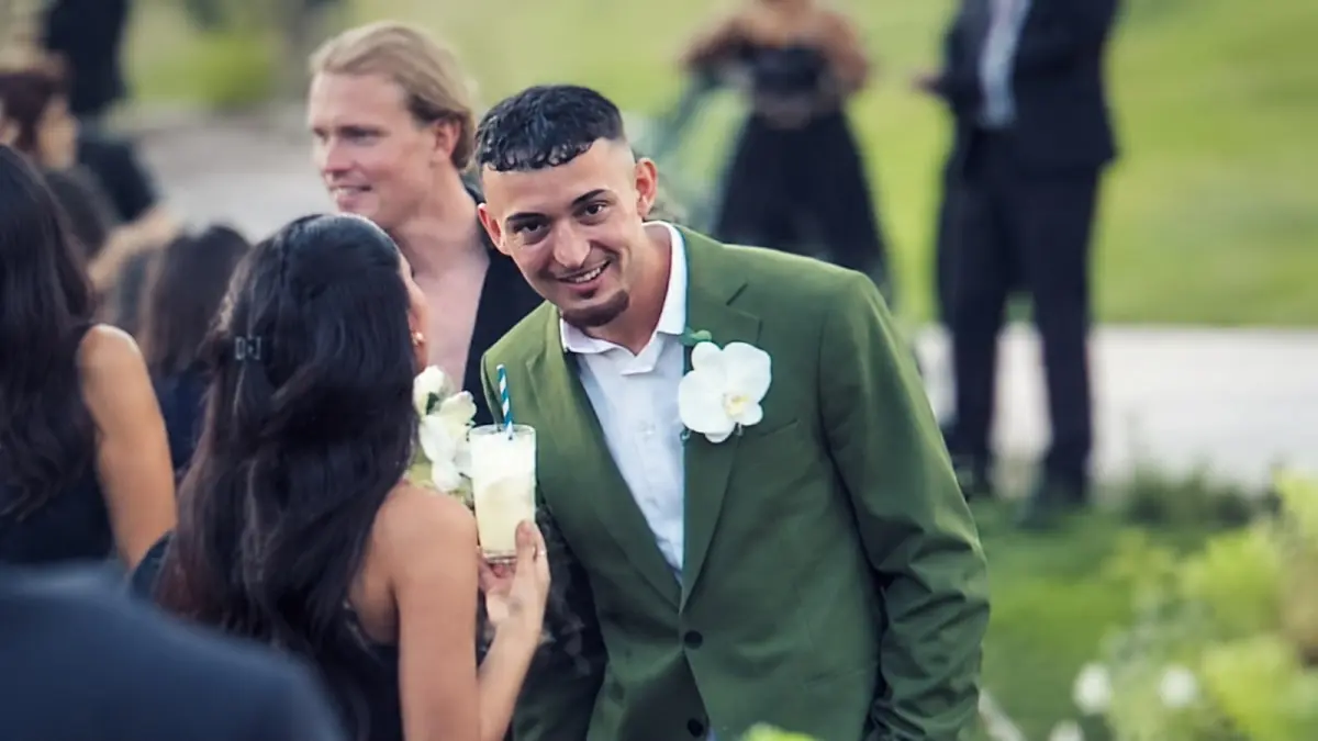 Kedekatan Baila dengan Ivar Jenner saat sama-sama menjadi Bridesmaid di pernikahan Jennifer Coppen dan Justin Hubner