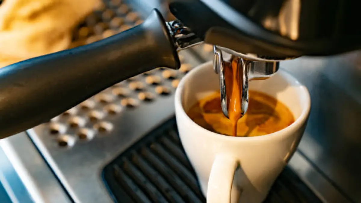 Efek Minum Kopi Setiap Hari Bagi Kesehatan: Antara Manfaat dan Risiko Menurut Dokter