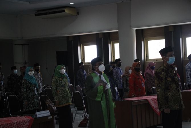 DAPAT AMANAH: Para kepala TK, SD, dan SMP di Kabupaten Rembang dilantik di ruang lantai IV Gedung Setda Rembang pekan lalu. (WISNU AJI/RADAR KUDUS)