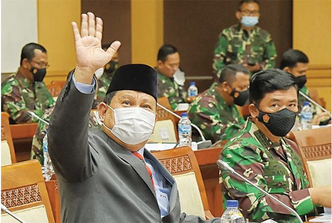 Prabowo Subianto dalam rapat kerja dengan komisi I DPR di Gedung Nusantara II, Jakarta, (JawaPos.com)