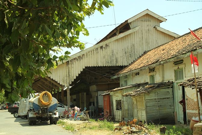 SIAP BERGESER: Terminal tipe C yang kini di stasiun Rembang rencananya akan bergeser ketika ada jalan lingkar di Kabupaten Rembang. (WISNU AJI/RADAR KUDUS)