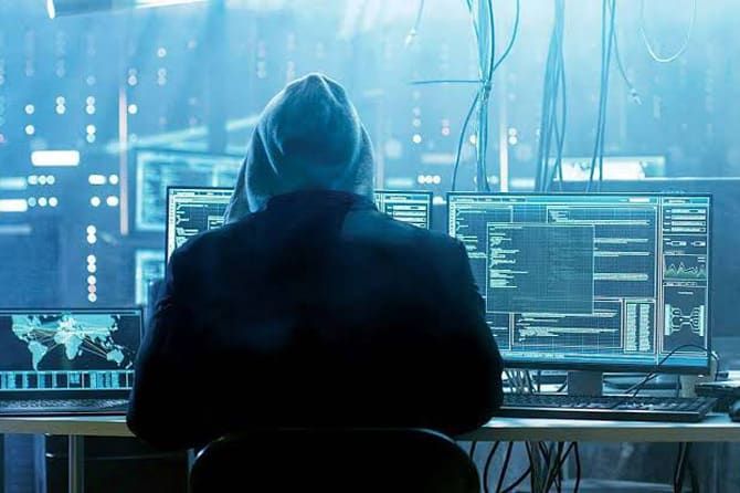 ILUSTRASI: Hacker mencoba untuk meretas akun target. (DNAIndia)
