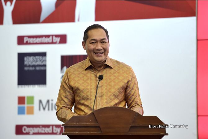 Menteri Perdagangan Muhammad Lutfi saat membuka acara Hari Ritel Nasional ke-2 Tahun 2021 dengan tema “Ritel Tangguh, UMKM Maju, Indonesia Bangkit” yang yang berlangsung di Aeon Mall Jakarta Garden City, Jakarta, Kamis (11/11/2021). (KEMENDAG FOR RADAR KU