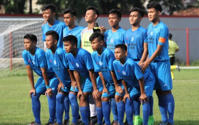 AWAS, JANGAN TERGELINCIR: Peluang Persiku Jr untuk melaju ke babak puncak cukup terbuka. Namun para pemain wajib menghindari over pede agar tak tergelincir. (DONNY SETYAWAN/RADAR KUDUS)