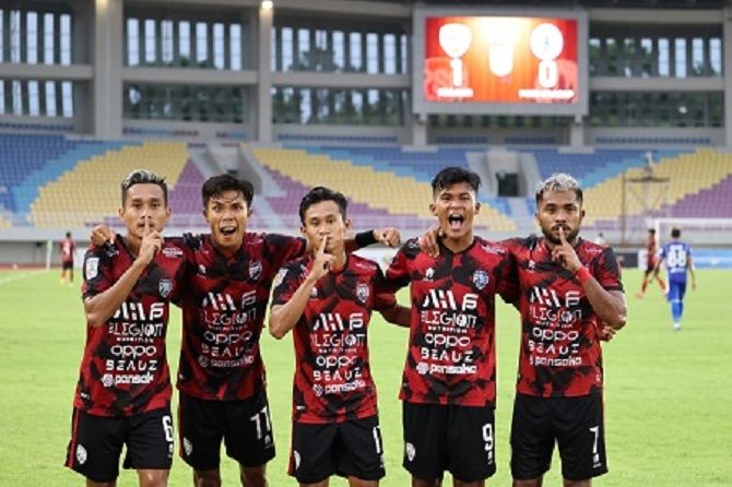 SPARTAN : Semangat juang yang tinggi dari pemain PSG Pati untuk menjaga asa lolos ke babak 8 besar. (PSG PATI FOR RADAR KUDUS)
