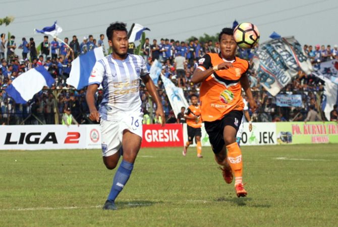 Salah satu laga yang digelar di Stadion Krida Rembang, beberapa waktu lalu.