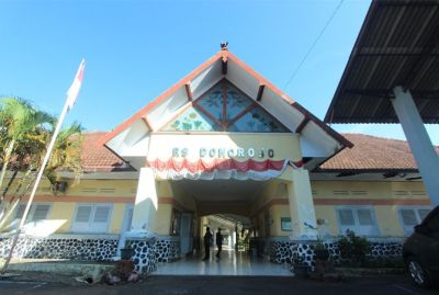 BERSEJARAH: Bangunan awal RS Donorojo berdiri sejak 1936 saat ini difungsikan sebagai perkantoran. (MOH. NUR SYAHRI MUHARROM/RADAR KUDUS)