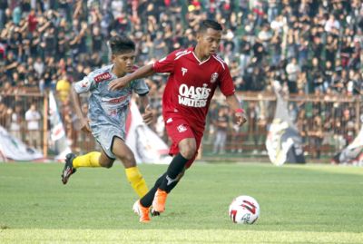 ATRAKTIF: Nurdian Putra Chaniago saat membela Persijap Jepara di Liga 3 musim 2019 lalu. (DOK. RADAR KUDUS)