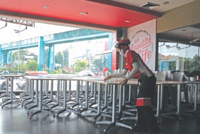 DIPERKETAT: Mal Ramayana Kudus tutup kemarin. Mal itu akan buka kembali 21 Juli. (GALIH ERLAMBANG W/RADAR KUDUS)