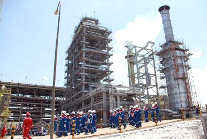 SUMBER GAS: Wilayah operasinal CPP Gas Blok Gundih di Desa Sumber, Kecamatan  Kradenan, Blora, beroperasi belum lama ini. Rancangan UU RI Migas telah dibikin, akhir tahun ini atau depan diputuskan. (DOK. RADAR KUDUS)