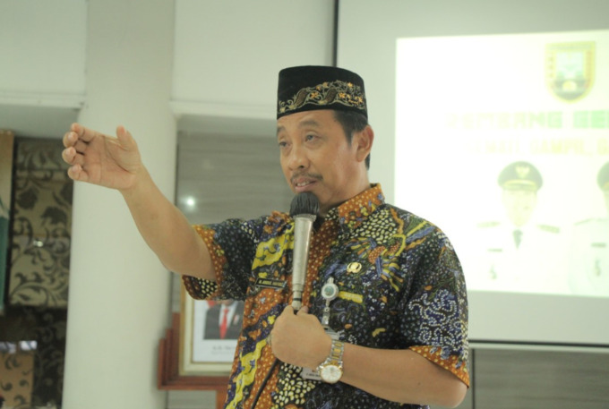 APRESIASI: Bupati Rembang Abdul Hafidz mengapresiasi PT Semen Gresik dalam upaya meningkatkan perekonomian dan SDM. (WISNU AJI/RADAR KUDUS)