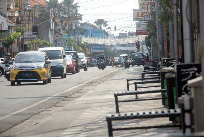 PENATAAN PKL PAGI: PKL pagi pada kawasan City Walk Jalan Sunan Kudus akan kembali dihidupkan dinas terkait untuk menunjang perekonomian masyarakat. (DONNY SETYAWAN/RADAR KUDUS)