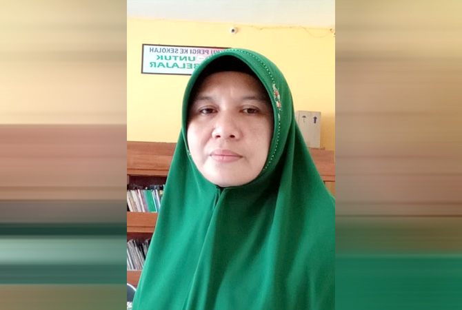 Eny Setyorini, S.Pd.; Guru Bahasa Inggris SMP 2 Gebog, Kudus (Dok Pribadi)
