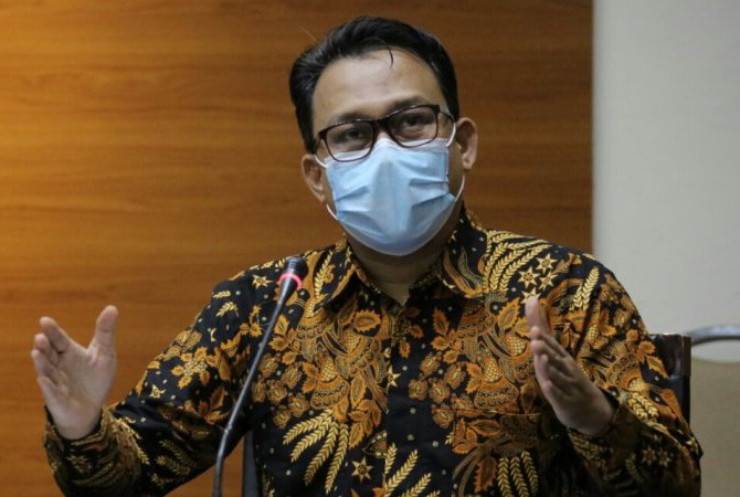 BERI PENJELASAN: Pelaksana tugas (Plt) juru bicara KPK, Ali Fikri menyatakan, Tim penyidik telah melakukan penggeledahan, dari rumah Terbit Rencana yang dilakukan, Selasa (25/1) kemarin. (Antara)