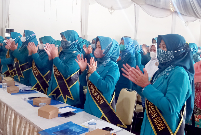HARUS PUNYA PROGRAM: Ibu-ibu menghadiri acara rapat koordinasi Bunda PAUD se-Kabupaten Blora pada Selasa (22/2). (VACHRI RINALDY L/RADAR KUDUS)