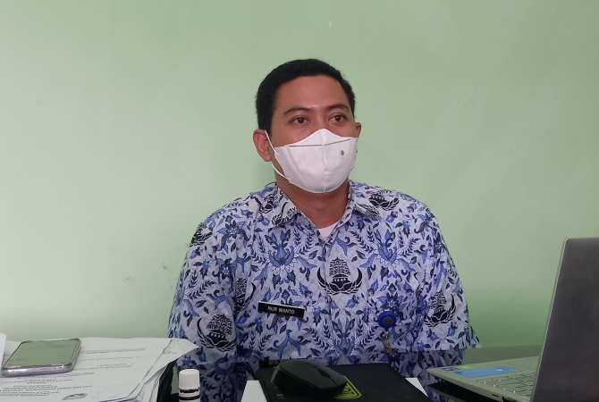 BERI PENJELASAN: Kabid Penyelenggaraan Pemberdayaan Pemerintah Desa Nurwanto beri penjelasan soal Pilkades PAW. (VACHRI RINALDY L/RADAR KUDUS)