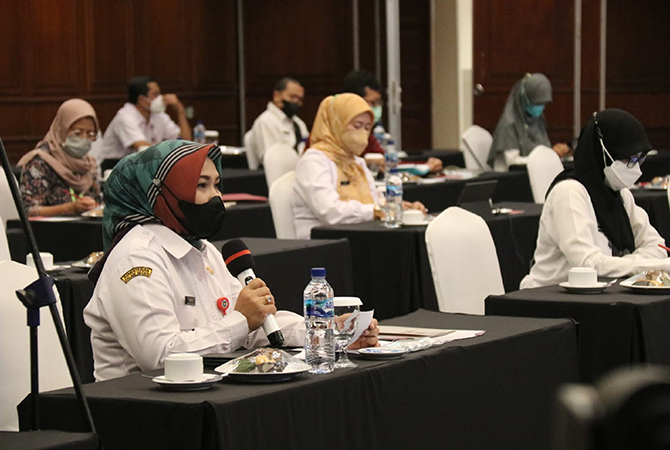BANGGA: Wakil Bupati Blora Tri Yuli Setyowati menghadiri pemaparan 10 besar penghargaan pembangunan daerah tingkat provinsi 2022 di Semarang pada Rabu (9/2). (HUMAS PEMKAB BLORA FOR RADAR KUDUS)
