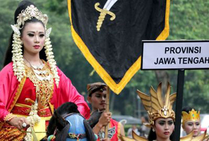 NYATA ADANYA: Penampilan Jepara dalam Karnaval Keprajuritan Nusantara di TMII belum lama ini. (DOK. RADAR KUDUS)