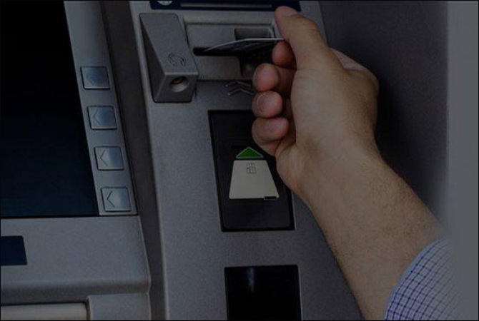 Illustrasi pengambilan saldo di ATM. (ISTIMEWA/RADAR KUDUS)