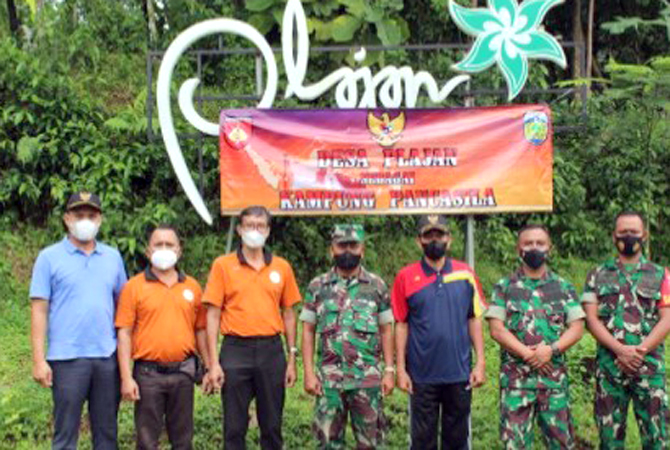 TOLERANSI: Kunjungan jajaran Kodim 0719/Jepara di Desa Plajan, Pakis Aji yang menjanangkan Kampung Pancasila di desa tersebut. (KODIM FOR RADAR KUDUS)