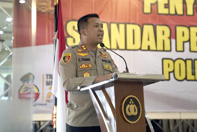 DIPERBAIKI: Kapolres Pati AKBP Christian Tobing memimpin acara evaluasi kinerja pelayanan publik di Mapolres setempat pada Kamis (31/3). (ANDRE FAIDHIL FALAH/RADAR KUDUS)