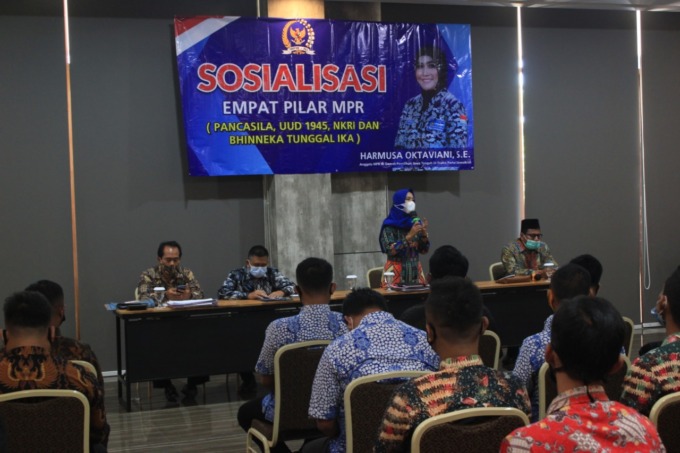 TEMUI MASYARAKAT: Anggota DPR RI Fraksi Partai Demokrat menyosialisasikan empat pilar kebangsaan di Blora. (DOK. RADAR KUDUS)