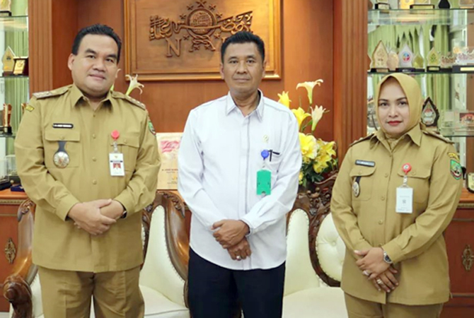 SOWAN: Ketua baru Pengadilan Negeri Blora Aslan Ainin bertemu Bupati Blora Arief Rohman dan Wakil Bupati Blora Tri Yuli Setyowati. (PEMKAB BLORA FOR RADAR KUDUS)