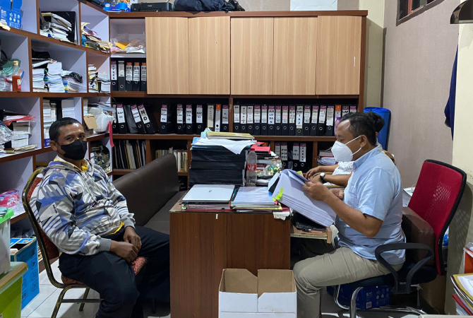 DIPERIKSA: Tersangka berinisial MR, oknum ASN yang bertugas di  Dinbudpar Kabupaten Rembang dilakukan pemeriksan petugas beberapa bulan silam. (DOK SATRESKRIM POLRES REMBANG)