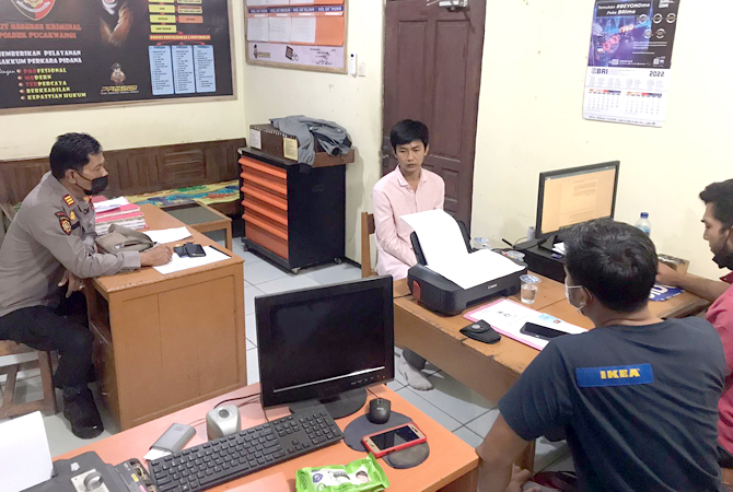 DIAMANKAN: Salah satu pelaku pencurian berinisial OS dibekuk polisi belum lama ini. Pelaku berinisial B berstatus DPO. (HUMAS POLRES FOR RADAR KUDUS)