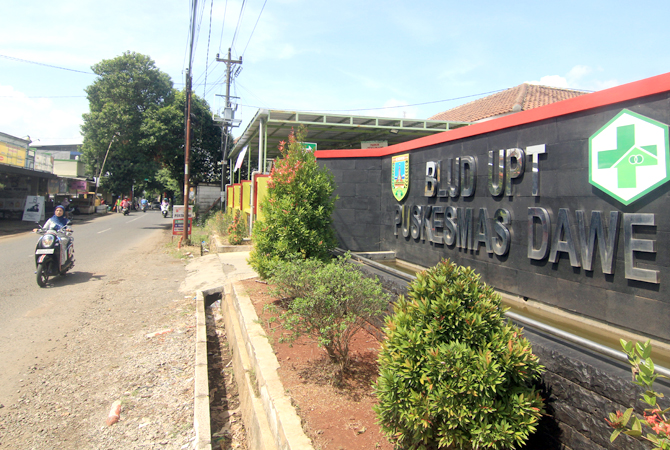 PUSKESMAS DAWE: Fasilitas kesehatan seperti Puskesmas Dawe sangat dibutuhkan bagi masyarakat Kabupaten Kudus salah satunya tersedianya rumah sakit tipe D. (DONNY SETYAWAN/RADAR KUDUS)