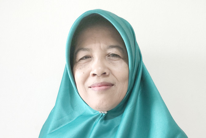 Dra. Isrofah, Guru SMP 1 Jati Kudus (Dok Pribadi)
