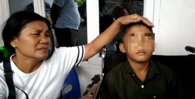 Foto: Ist Siswa korban Perundungan bersama orangtuanya.