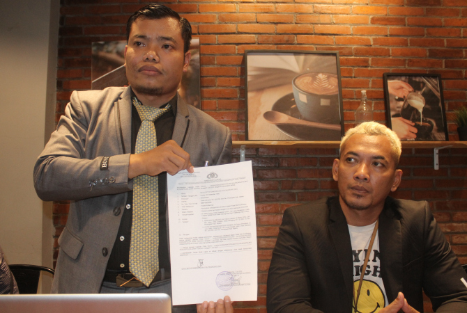 MENCORENG: Oknum dokter PNS asal Jepara dilaporkan ke polisi atas dugaan perselingkuhan yang terjadi di Kaliwungu, Kudus pada Selasa (5/7) lalu. (GALIH ERLAMBANG W/RADAR KUDUS)