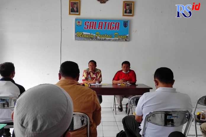 Rapat evaluasi yang digelar KONI bersama Dispora Kota Salatiga. (Dhinar Sasongko/Jawa Pos Radar Semarang)