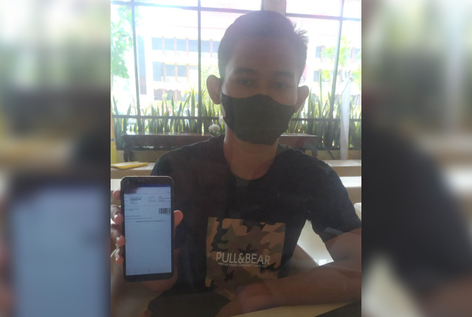 ONLINE: Salah satu warga Jepara membuat SKCK lewat online baru-baru ini. (POLRES JEPARA FOR RADAR KUDUS)