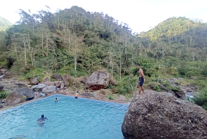 SPOT MENARIK: Salah satu objek wisata baru yang berada di Desa Rahtawu, Gebog, Kudus, dengan latar belakang Pegunungan Muria. (GALIH ERLAMBANG W/RADAR KUDUS)